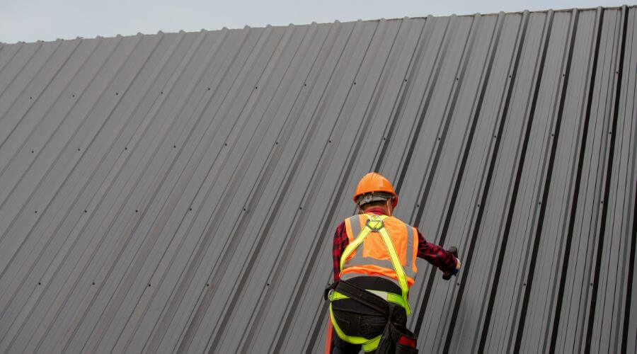 Professional gutter cleaning in East Windsor, CT